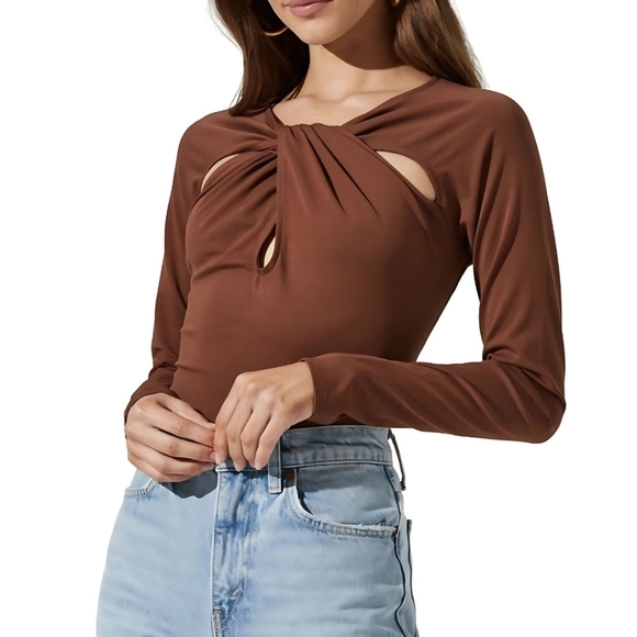 ASTR The Label Brown Twist Cutout Long Sleeve Thong Bodysuit Medium NWT - Picture 1 of 4